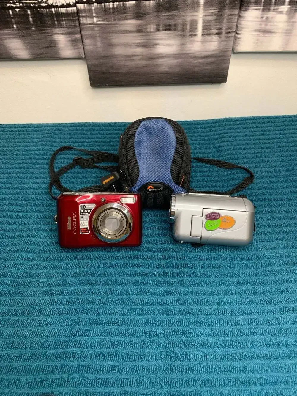 Nikon COOLPIX S3100 14.0MP & 3.1 Megapixels Digital Video Cameras